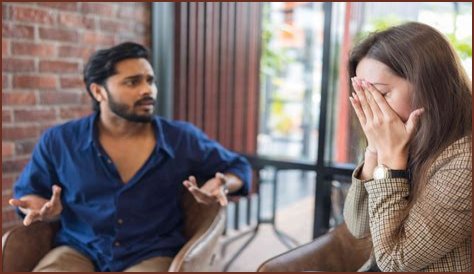 5 Signs Your Partner Is a Pathological Liar, According to Therapists