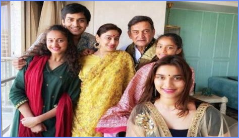 Mahesh Manjrekar: Wiki, Bio, Age, Height, Daughter, Wife, Family, Films